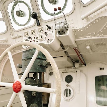 Hôtel Reddingsboot Harlingen Boat Extérieur photo