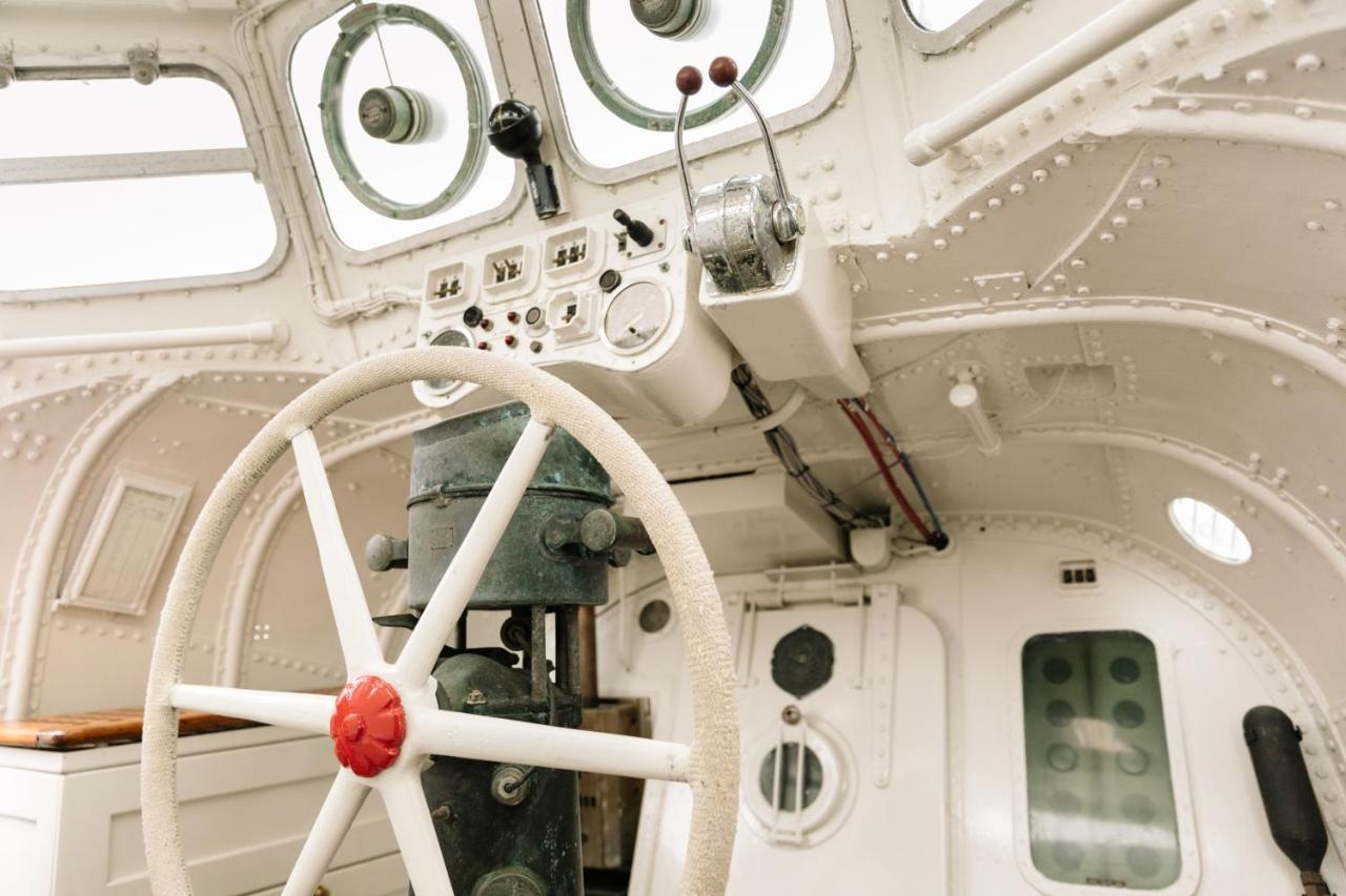 Hôtel Reddingsboot Harlingen Boat Extérieur photo